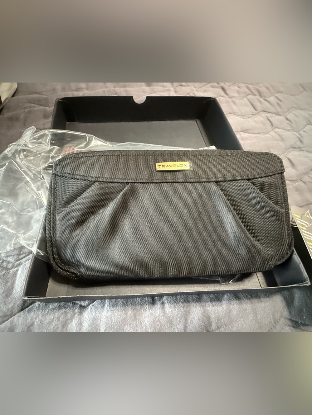 Travelon Black wallet/ wristlet